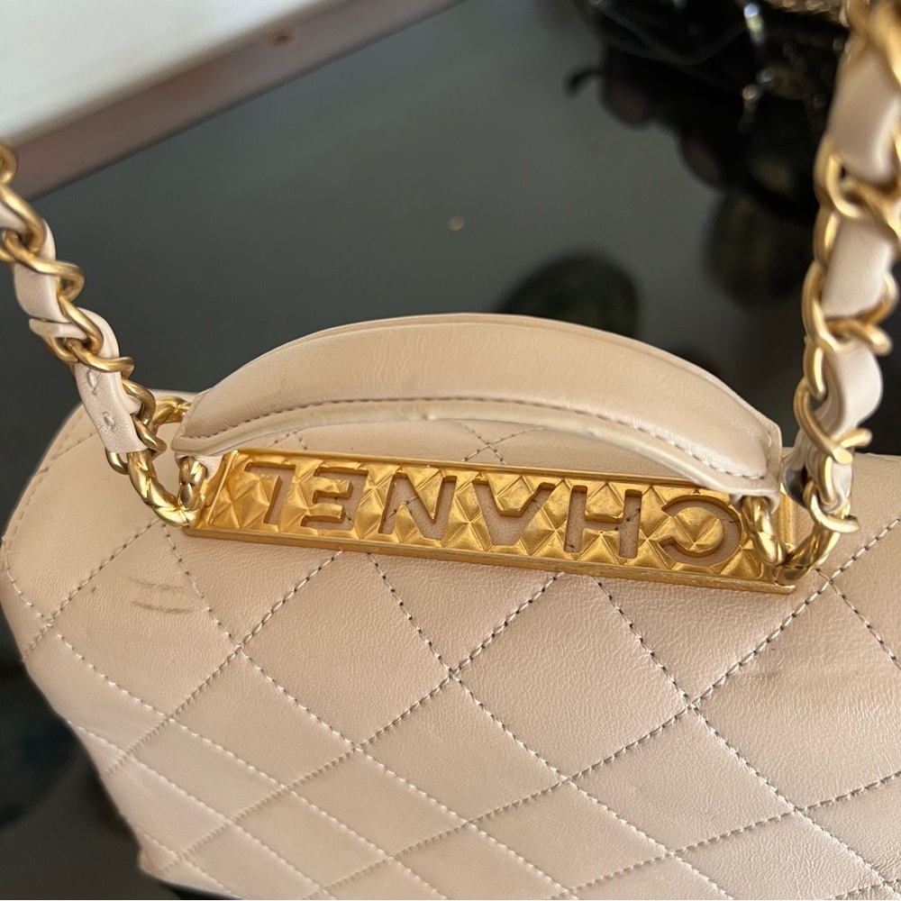 Chanel Trendy Spirit Handbag - Picture 3 of 16